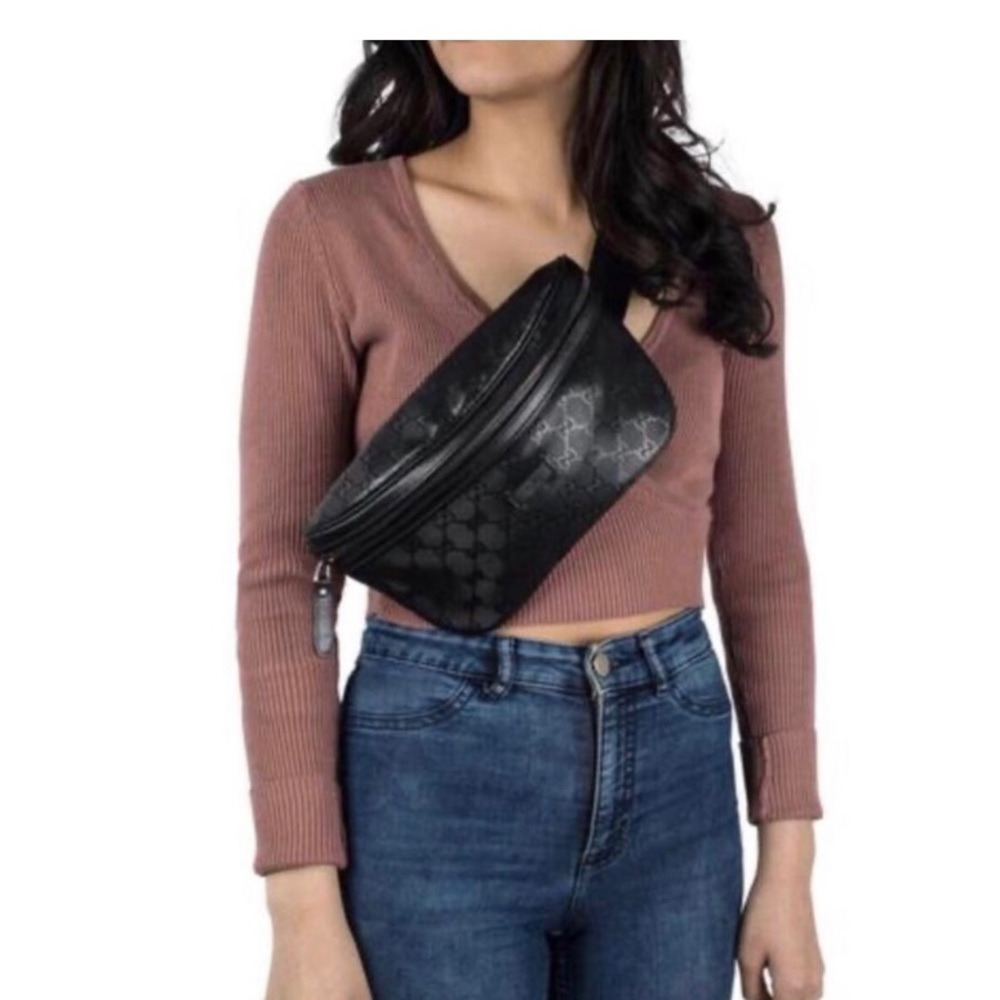 Authentic Gucci Crossbody/ Fanny Pack